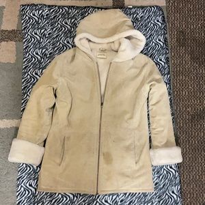 St. John’s Bay fur lined coat. Very warm. Heavy weight and in great condition.